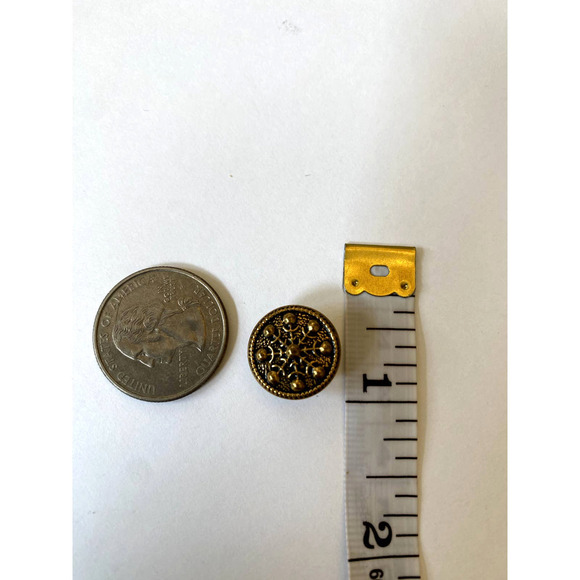 Set of eight Metal gold tone raised snowflake buttons - Picture 3 of 5